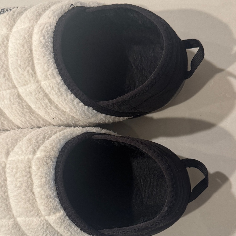 The North Face Thermoball Black and White Fleece - Size 8 - Picture 5 of 7